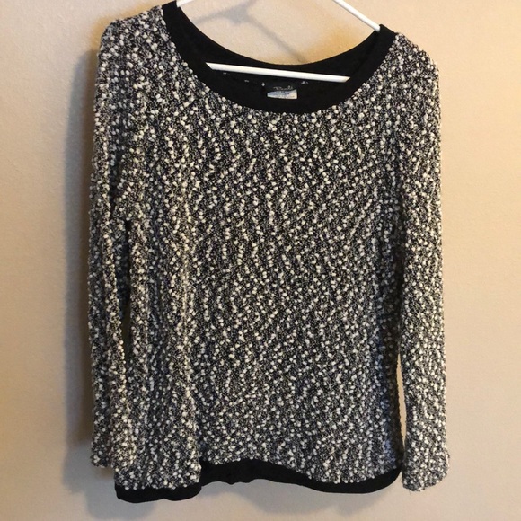 Bali Corp. Button/split back sweater. - Picture 1 of 5